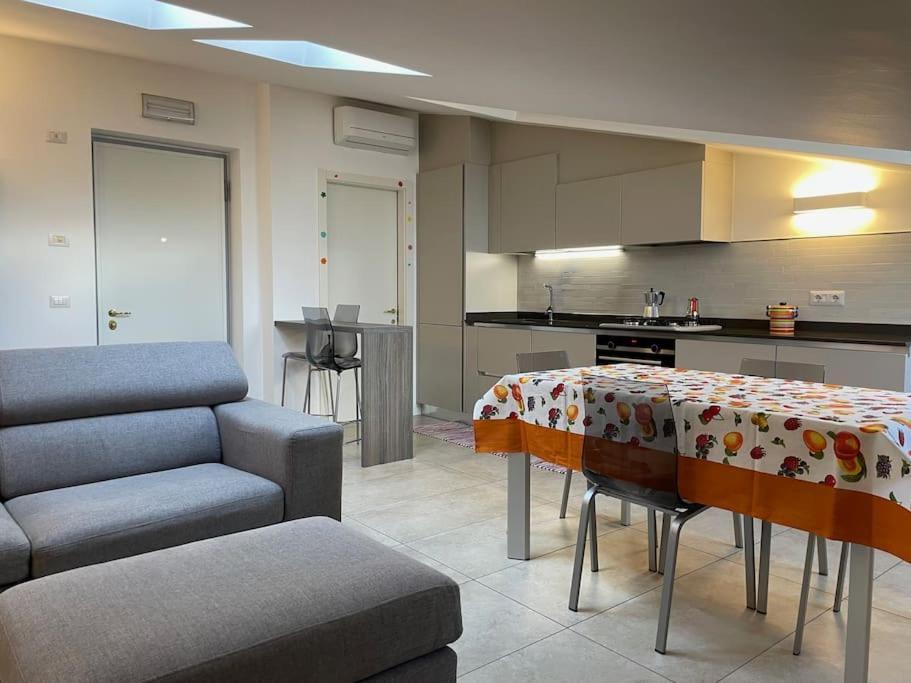 Apartamento Elia Loft Riva del Garda Exterior foto